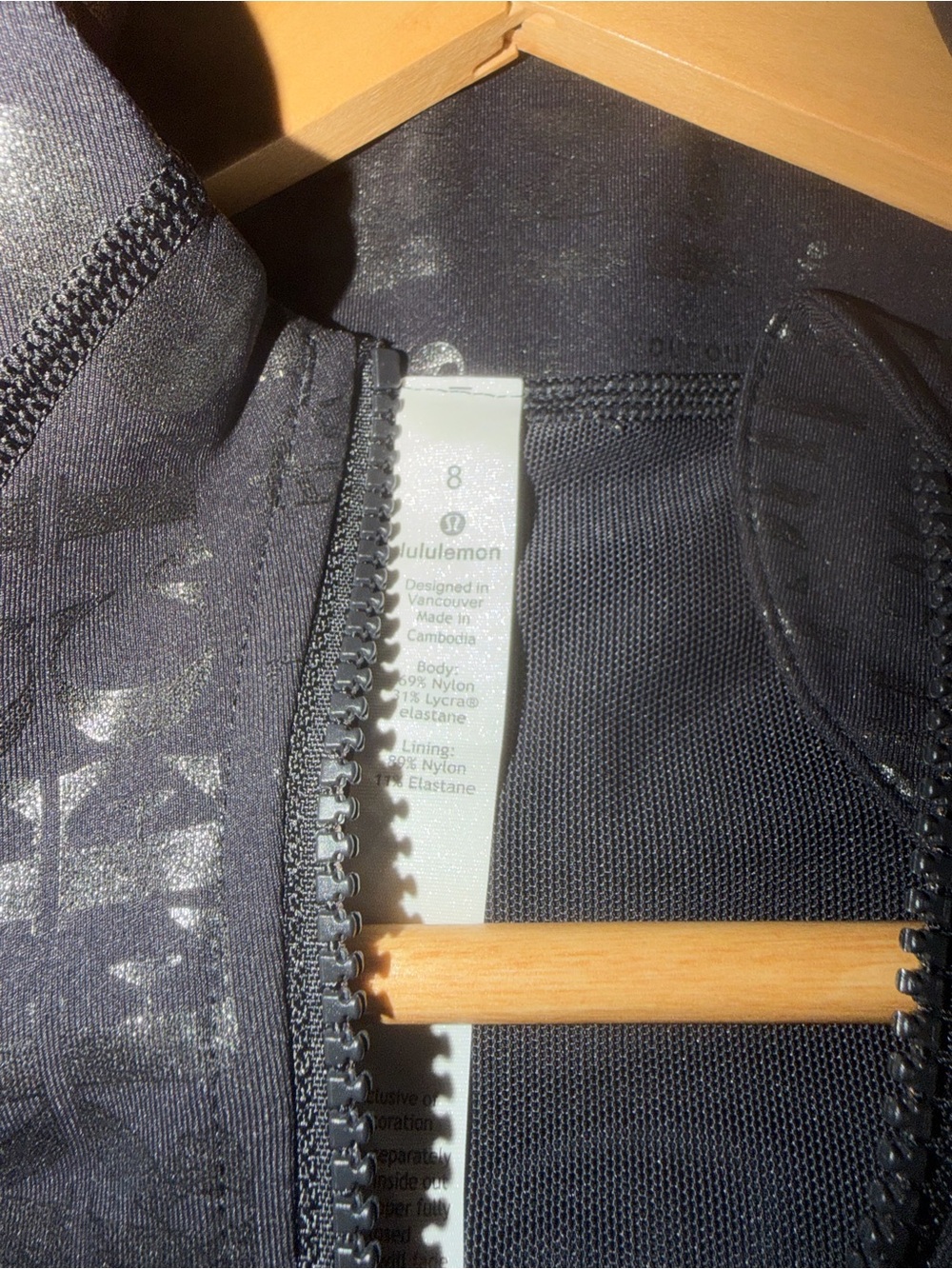 Lululemon define jacket size 8 - Picture 6 of 6